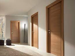 Como limpar e cuidar de portas de interior em madeira